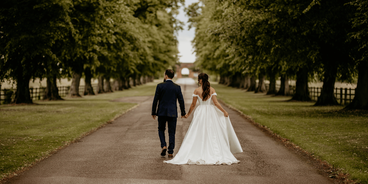 Horwood House - Going down the lane